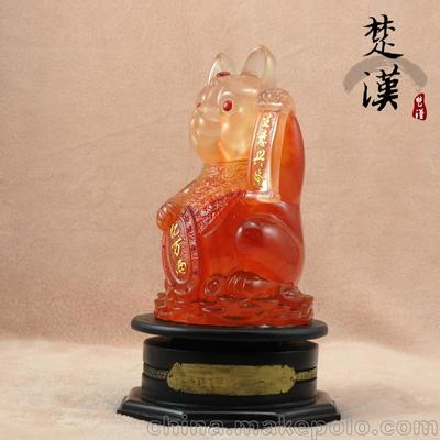 匠心雕琢，祥瑞之選 樹(shù)脂仿白玉吉祥小象擺件，締造家居與車(chē)居雙重福運(yùn)
